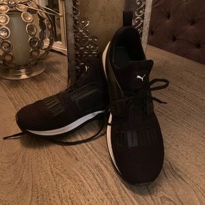 Puma ladies tennis shoes